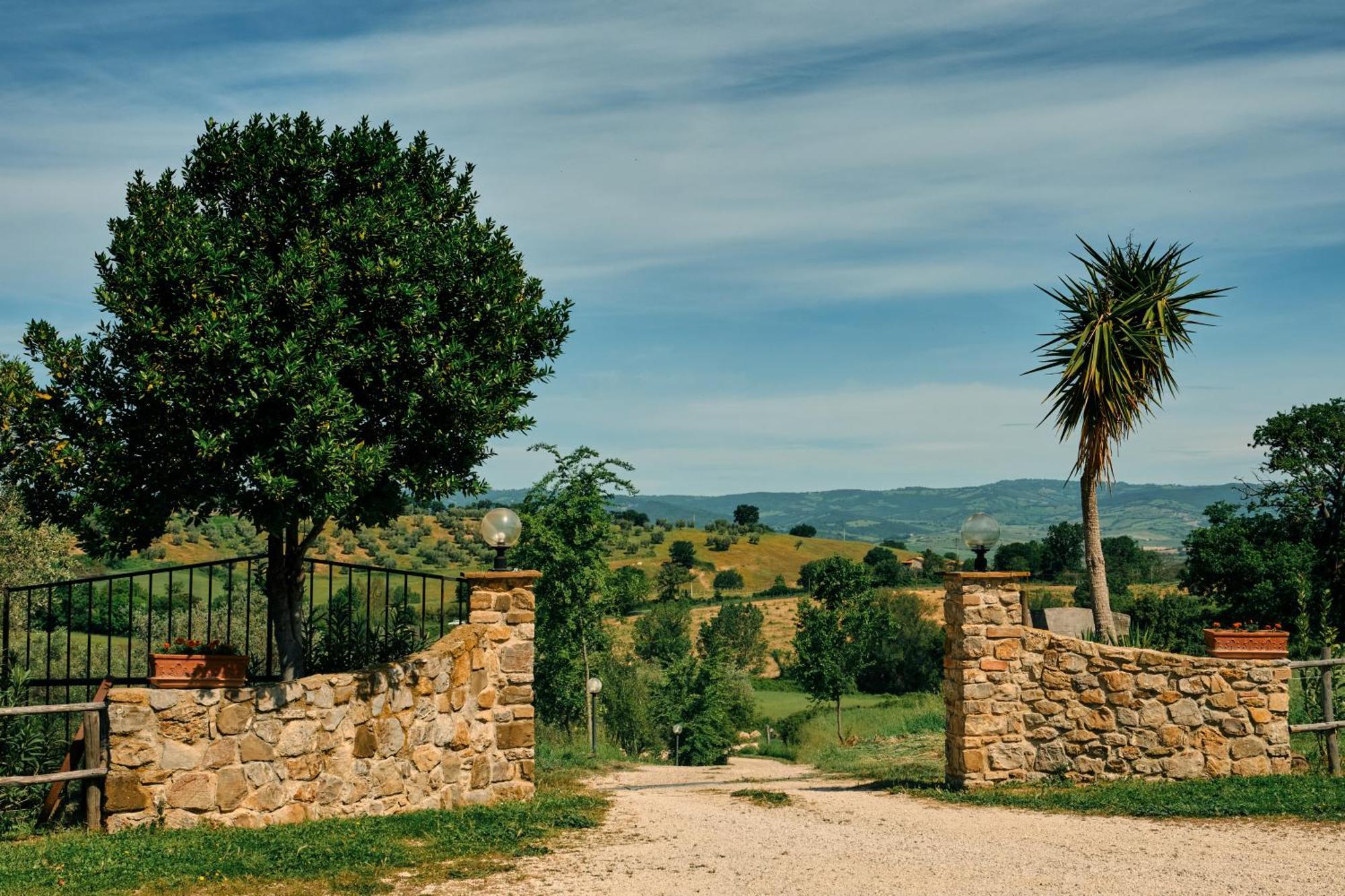 8380 Agriturismo Il Saragiolo Manciano Exterior photo